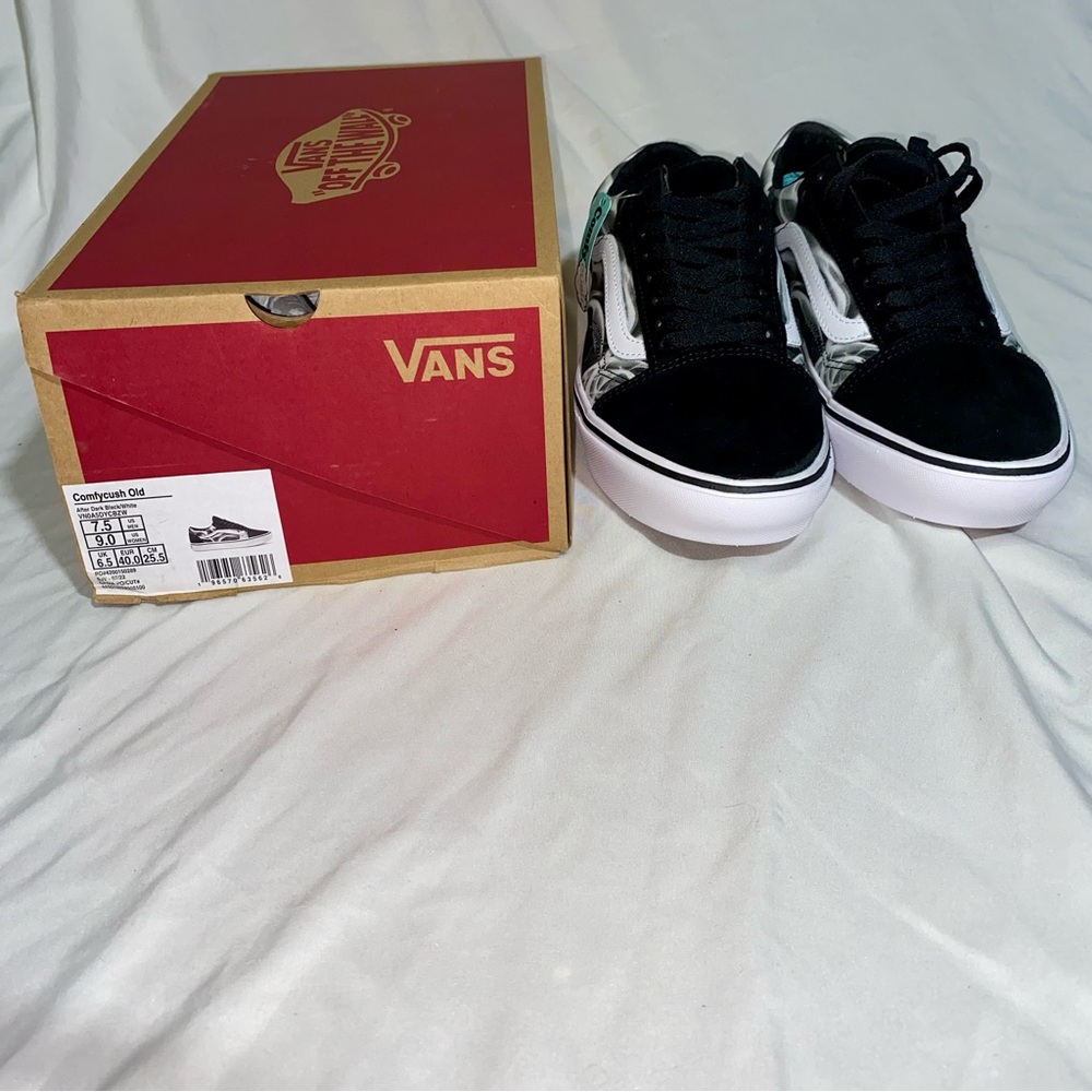 NEW IN BOX VANS Comfy Cush Old Skool Black & White Men’s Size 7.5/Women’s Size 9 - Picture 8 of 11